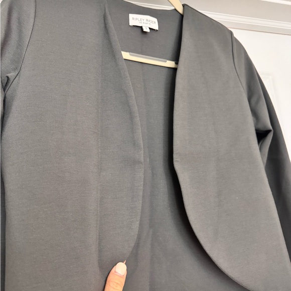 Elegant Gray Blazer by Riley & Rae - Picture 3 of 7